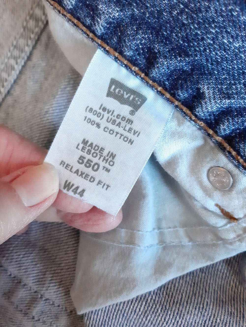 Levi's Relaxed Fit 550 Jean Shorts size 44 - Picture 10 of 10